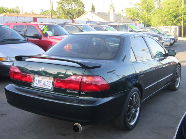 Honda Accord 2000 photo 7