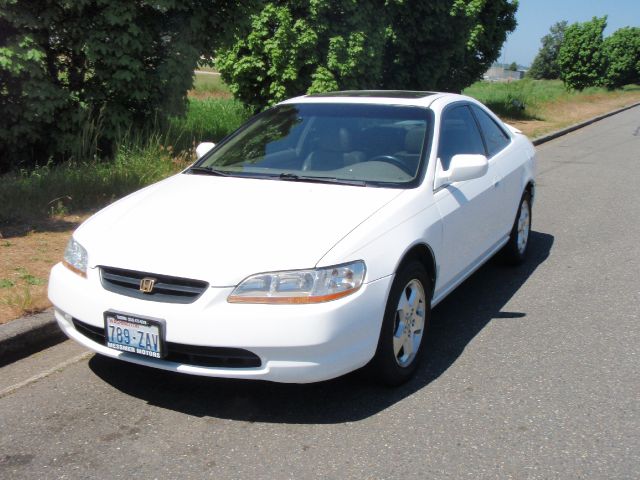 Honda Accord 2000 photo 10