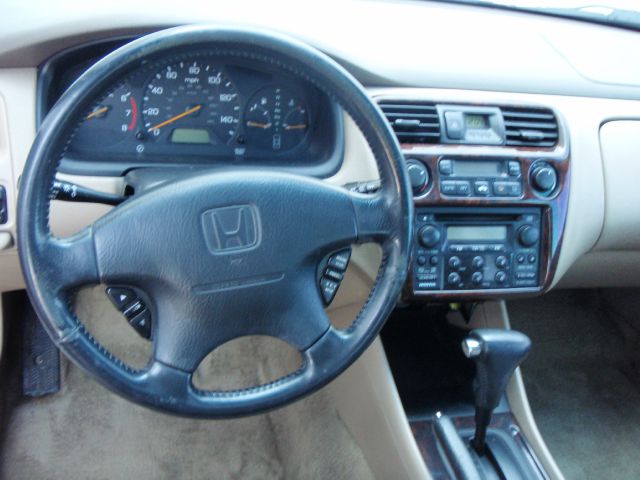 Honda Accord 2000 photo 12