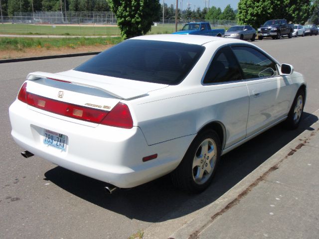 Honda Accord 2000 photo 5