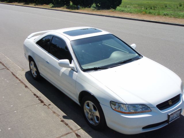 Honda Accord 2000 photo 9