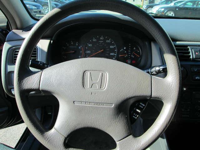 Honda Accord 2000 photo 3