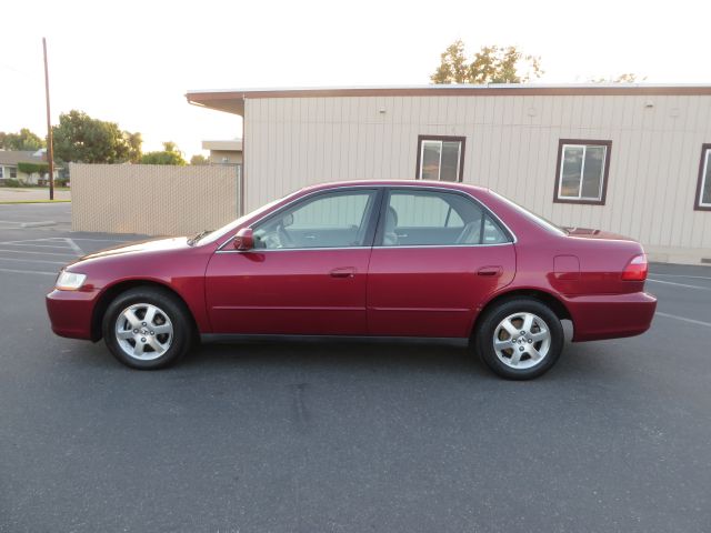 Honda Accord 2000 photo 1