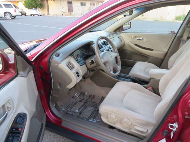 Honda Accord 2000 photo 2