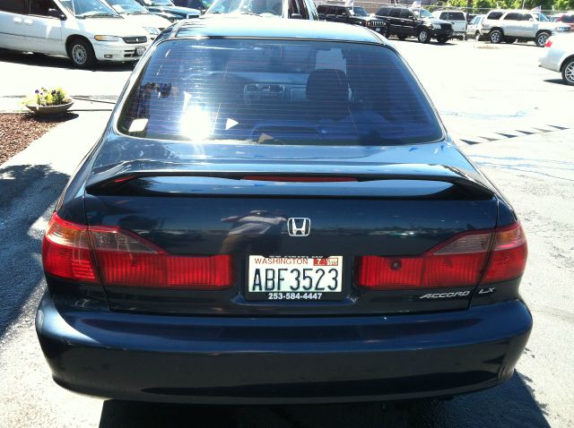 Honda Accord 2000 photo 1