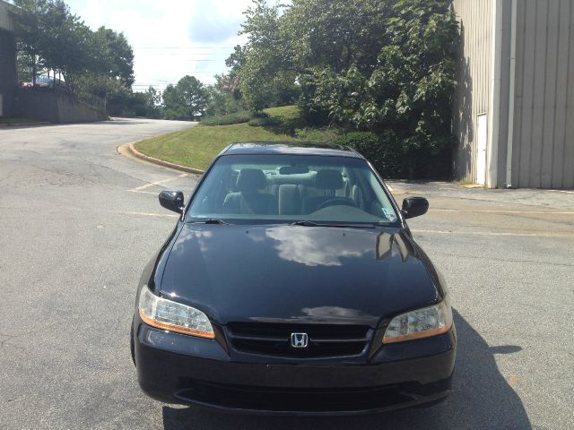 Honda Accord 2000 photo 2