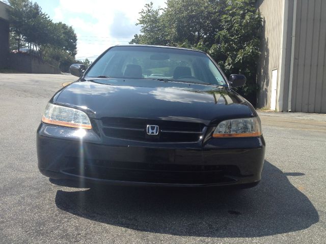 Honda Accord 2000 photo 3