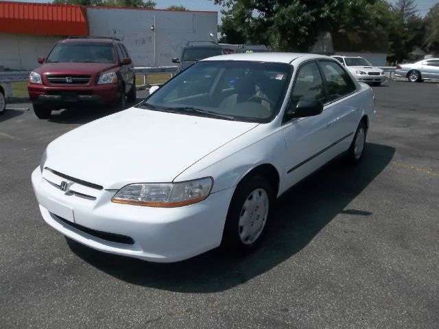 Honda Accord 2000 photo 3