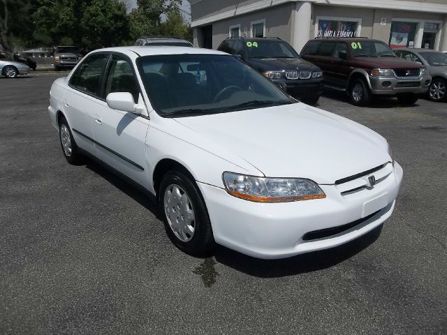 Honda Accord 2000 photo 4
