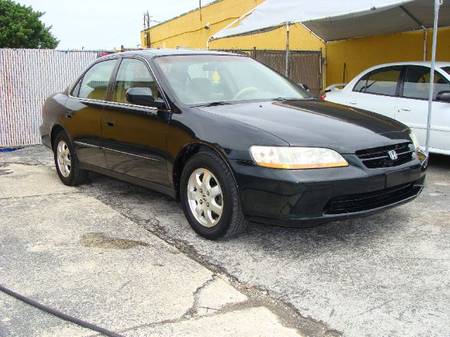 Honda Accord 2000 photo 1