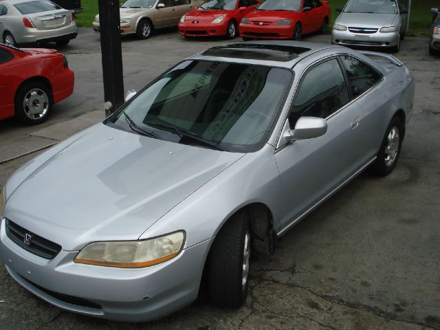Honda Accord 2000 photo 3
