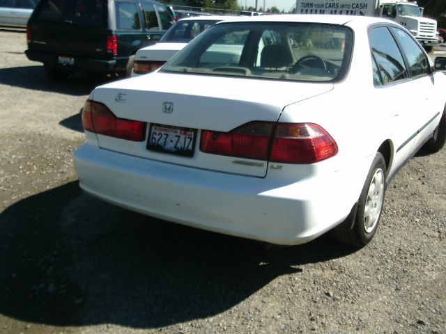 Honda Accord 2000 photo 1