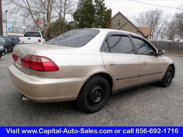 Honda Accord 2000 photo 4