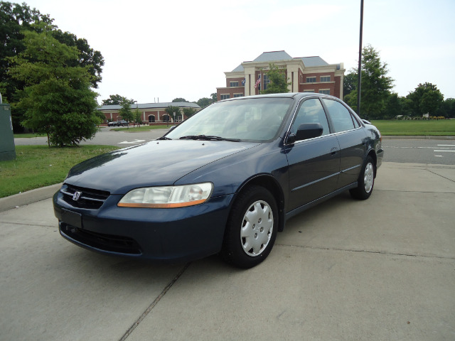 Honda Accord 2000 photo 1