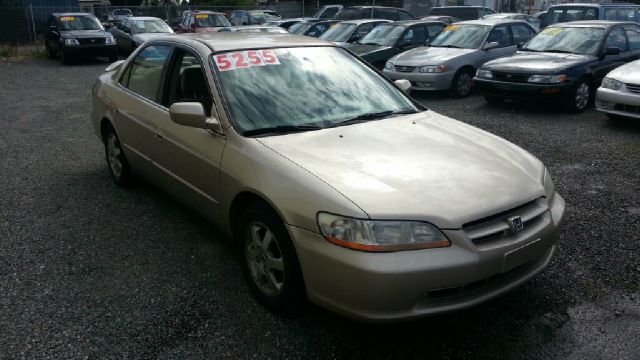 Honda Accord 2000 photo 4