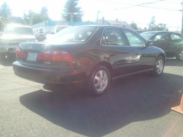 Honda Accord 2000 photo 5