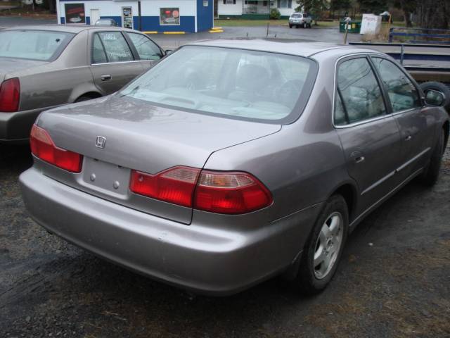 Honda Accord 2000 photo 3