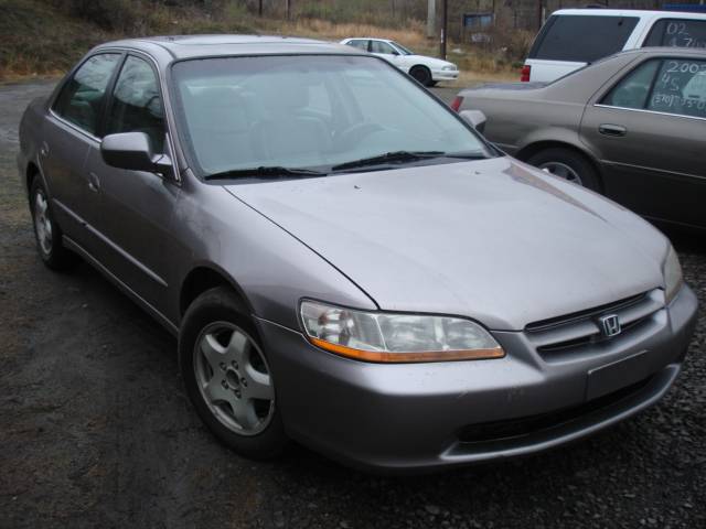 Honda Accord 2000 photo 1