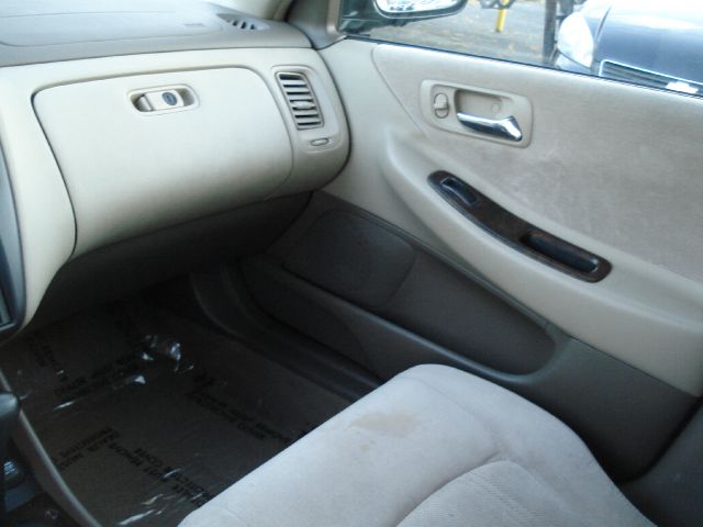 Honda Accord 2000 photo 1