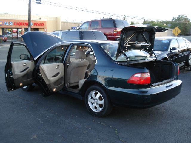 Honda Accord 2000 photo 11