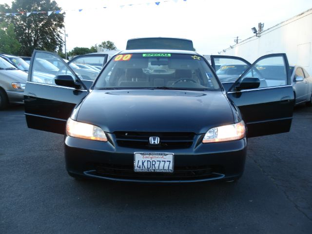Honda Accord 2000 photo 13