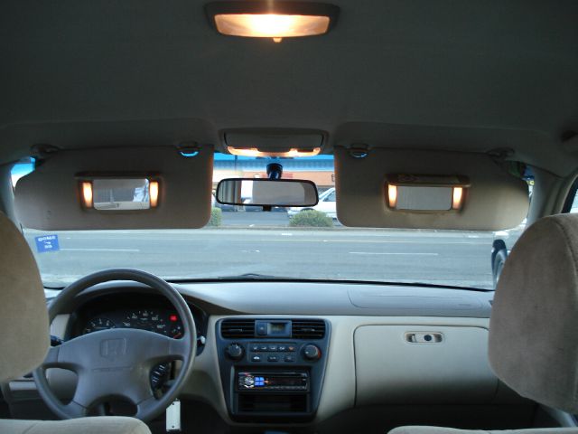 Honda Accord 2000 photo 15