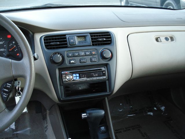 Honda Accord 2000 photo 17