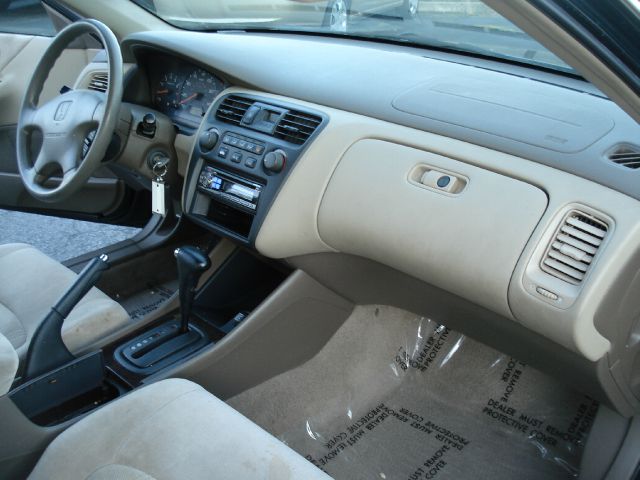 Honda Accord 2000 photo 23