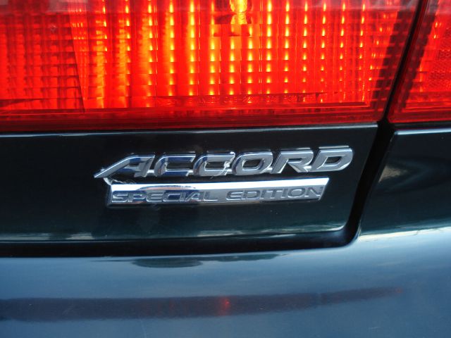 Honda Accord 2000 photo 6