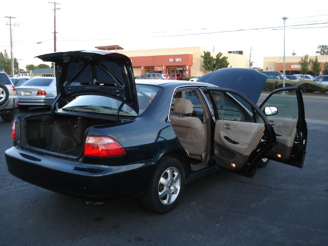 Honda Accord 2000 photo 9