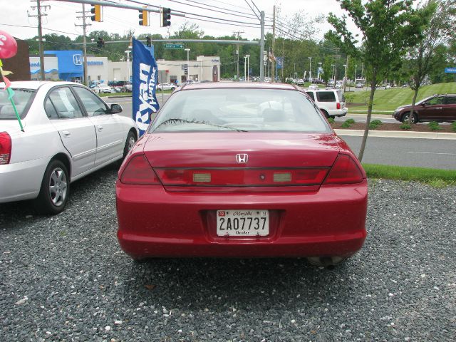 Honda Accord 2000 photo 1