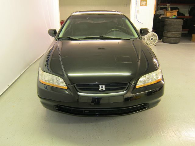 Honda Accord 2000 photo 6