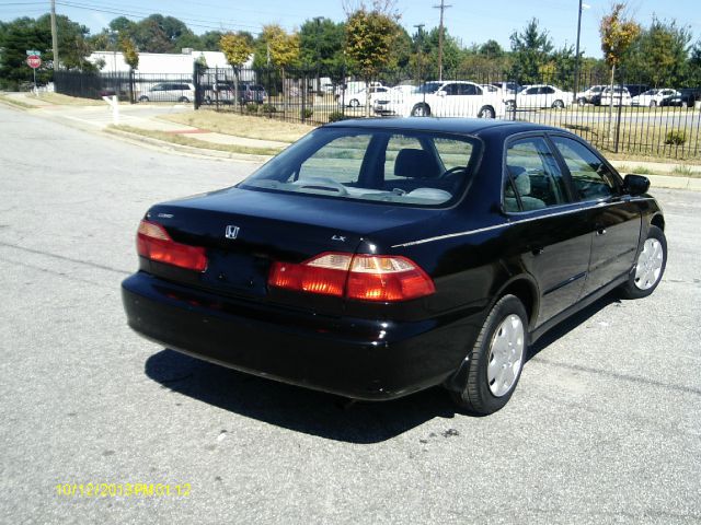Honda Accord 2000 photo 2