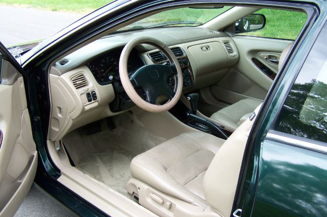 Honda Accord 2000 photo 16