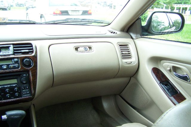 Honda Accord 2000 photo 2