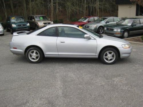 Honda Accord 2000 photo 2