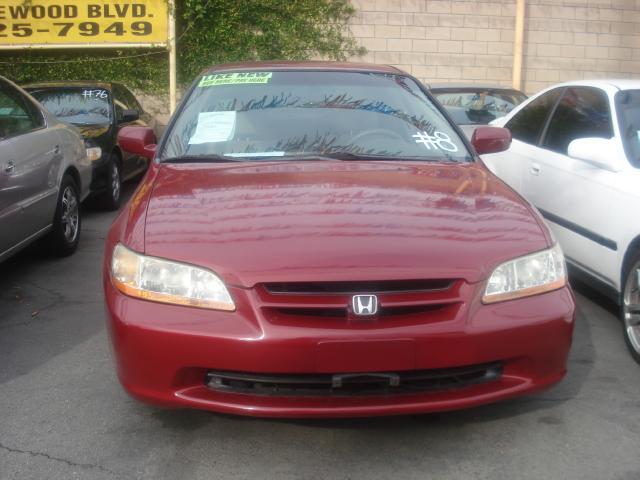 Honda Accord 2000 photo 1
