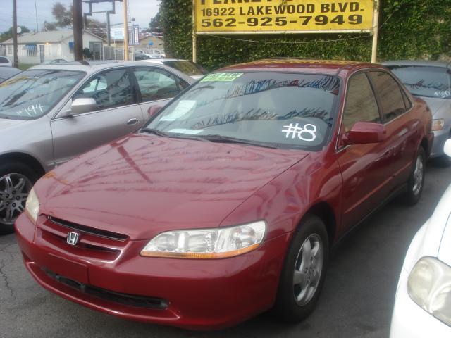 Honda Accord 2000 photo 2