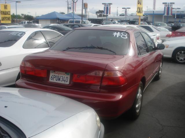 Honda Accord 2000 photo 3