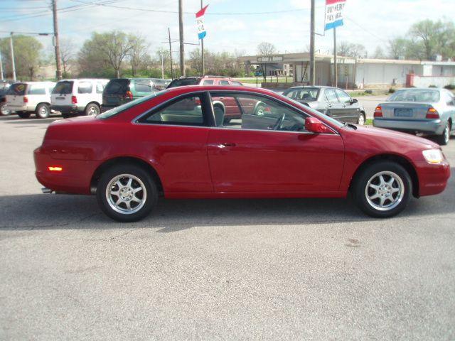 Honda Accord 2000 photo 2