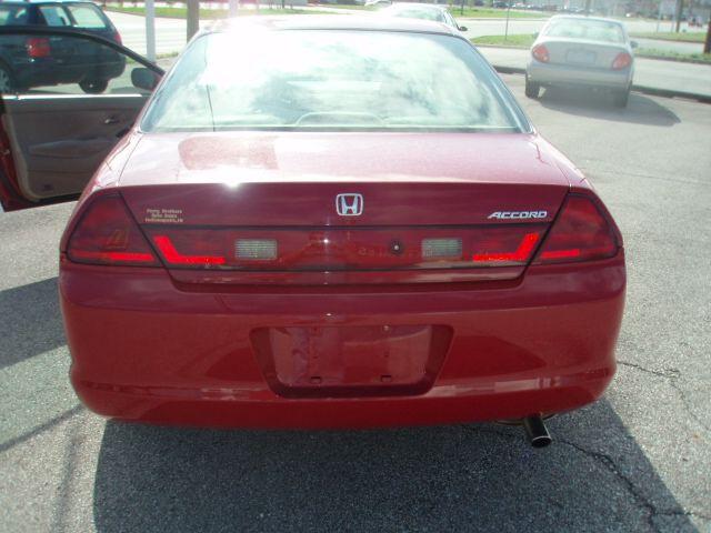 Honda Accord 2000 photo 3