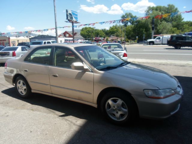 Honda Accord 2000 photo 3