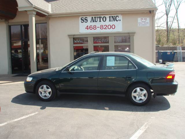 Honda Accord 2000 photo 3