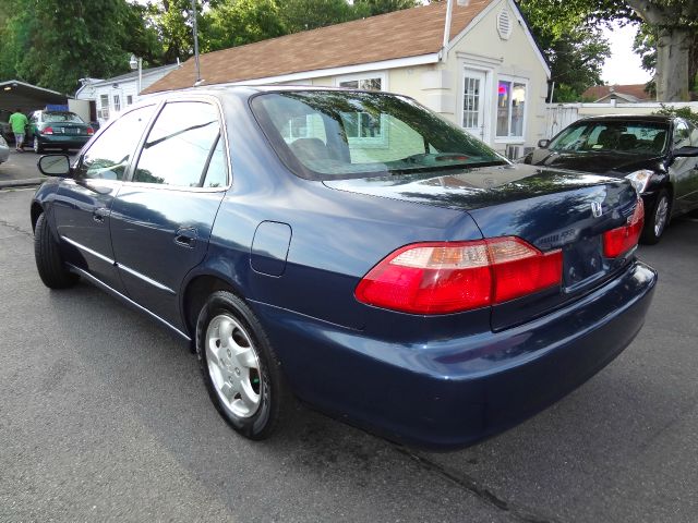 Honda Accord 2000 photo 1