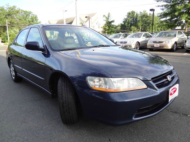 Honda Accord 2000 photo 3