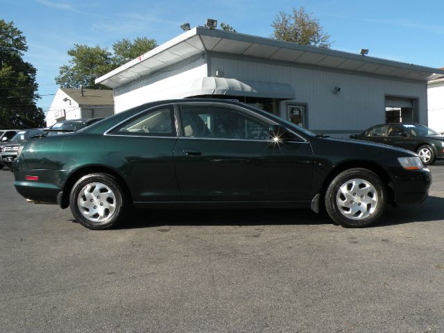 Honda Accord 2000 photo 1