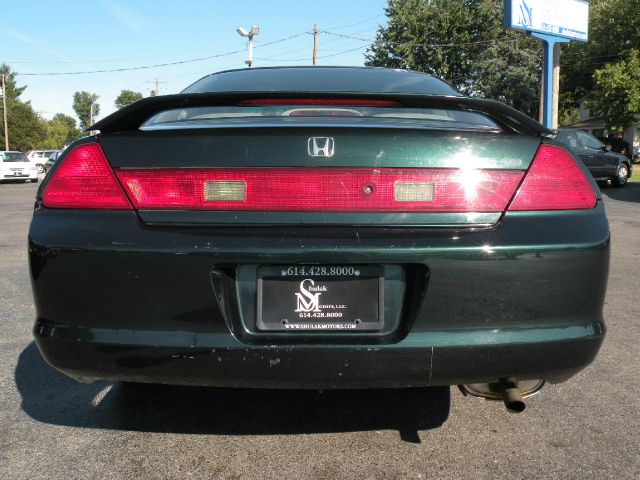 Honda Accord 2000 photo 2