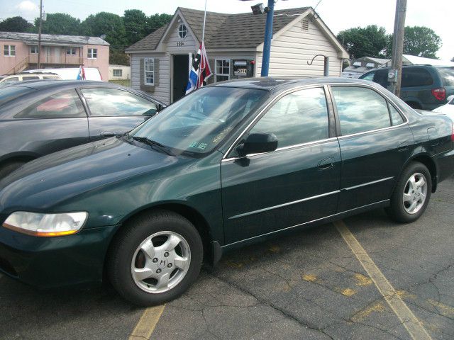 Honda Accord 2000 photo 1