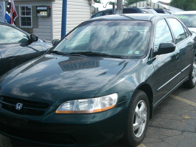 Honda Accord 2000 photo 2