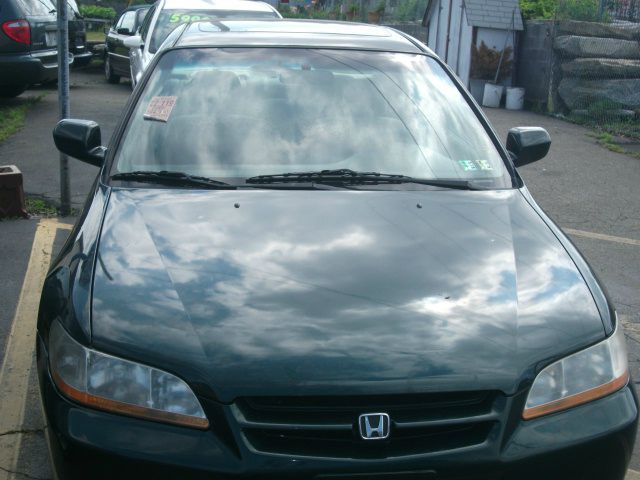 Honda Accord 2000 photo 3